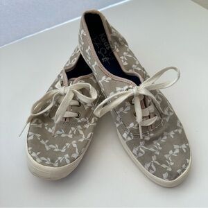 TAYLOR SWIFT KEDS Tan White Classic Lace Up Sneakers * SZ 9
